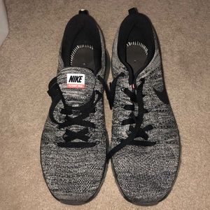 Flyknit Airmax Men’s size 9